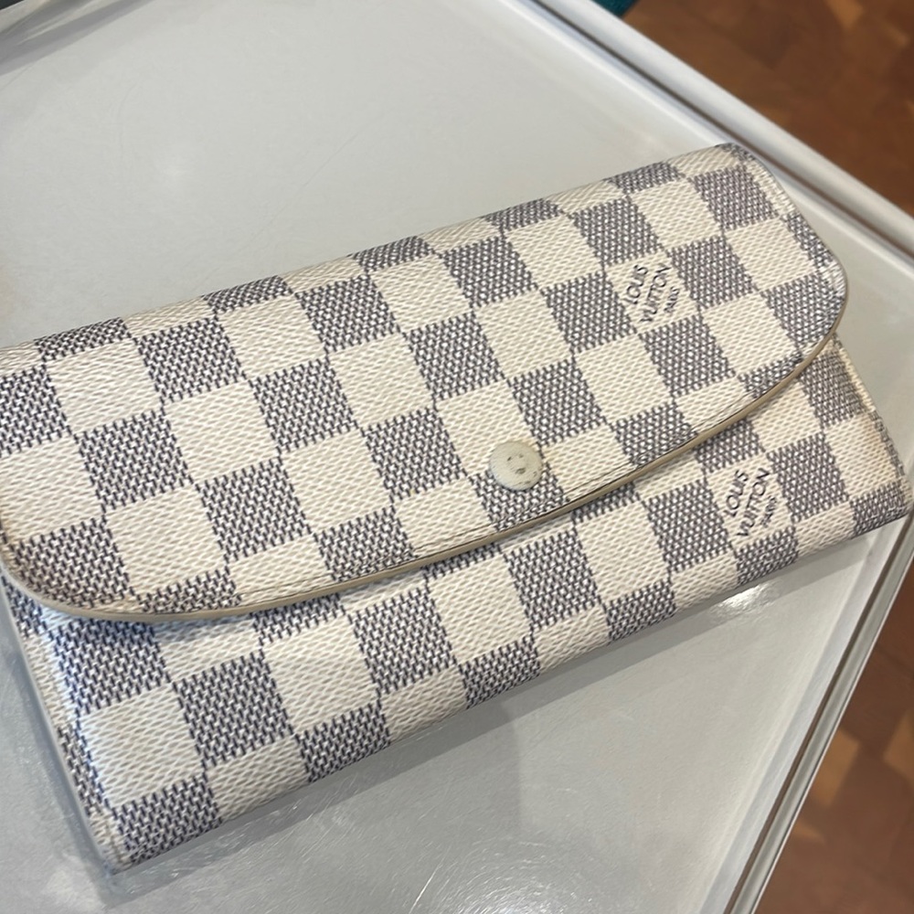 Louis Vuitton - Emilie Wallet